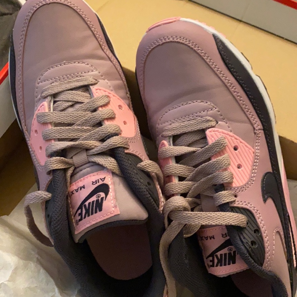 Women’s shoes
